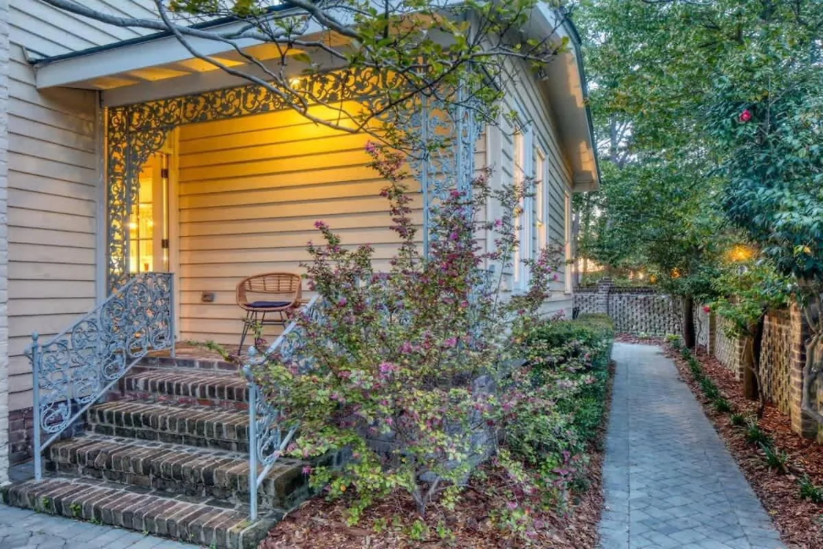 Updated Historic Villa 3 Bedroom Suites Walk Everywhere Savannah 0*,  Estados Unidos da América