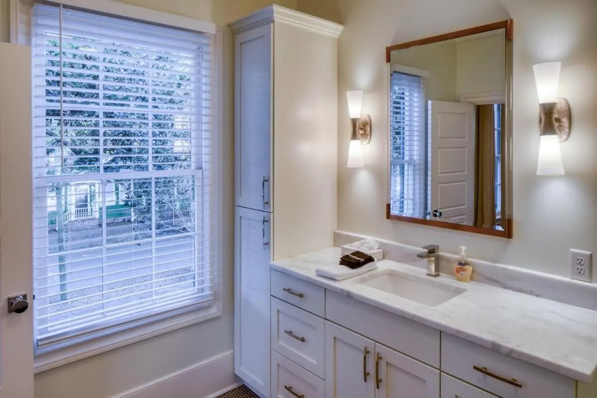 Updated Historic Villa 3 Bedroom Suites Walk Everywhere Savannah 0*,  Estados Unidos da América